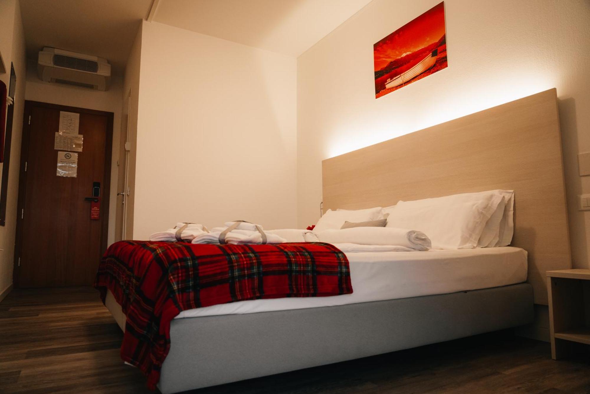 Hotel Internazionale Luino Eksteriør billede